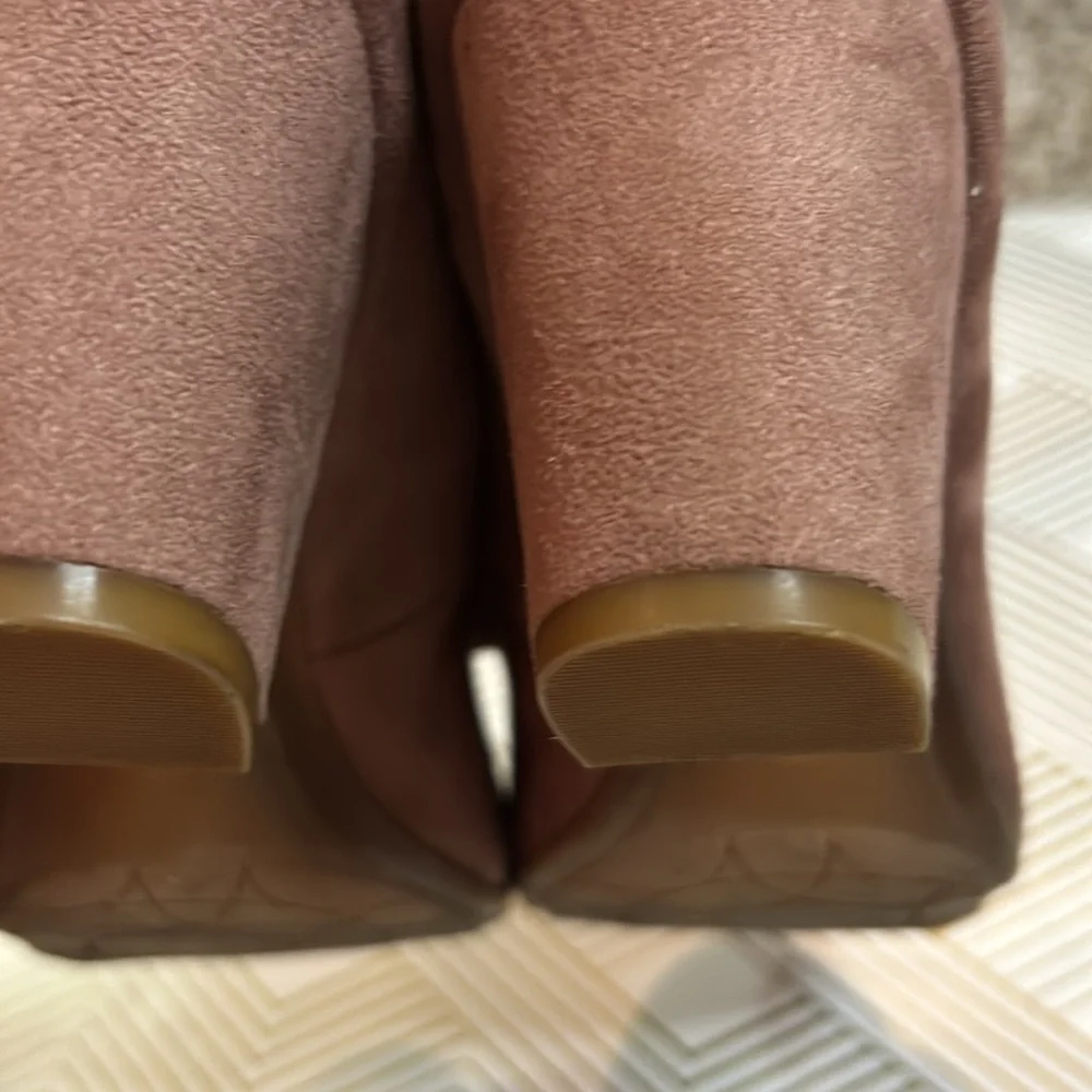 Eurosoft by Soft Frieda Mulberry Suede Heels with Buckle Women’s‎ Size 8 1/2M